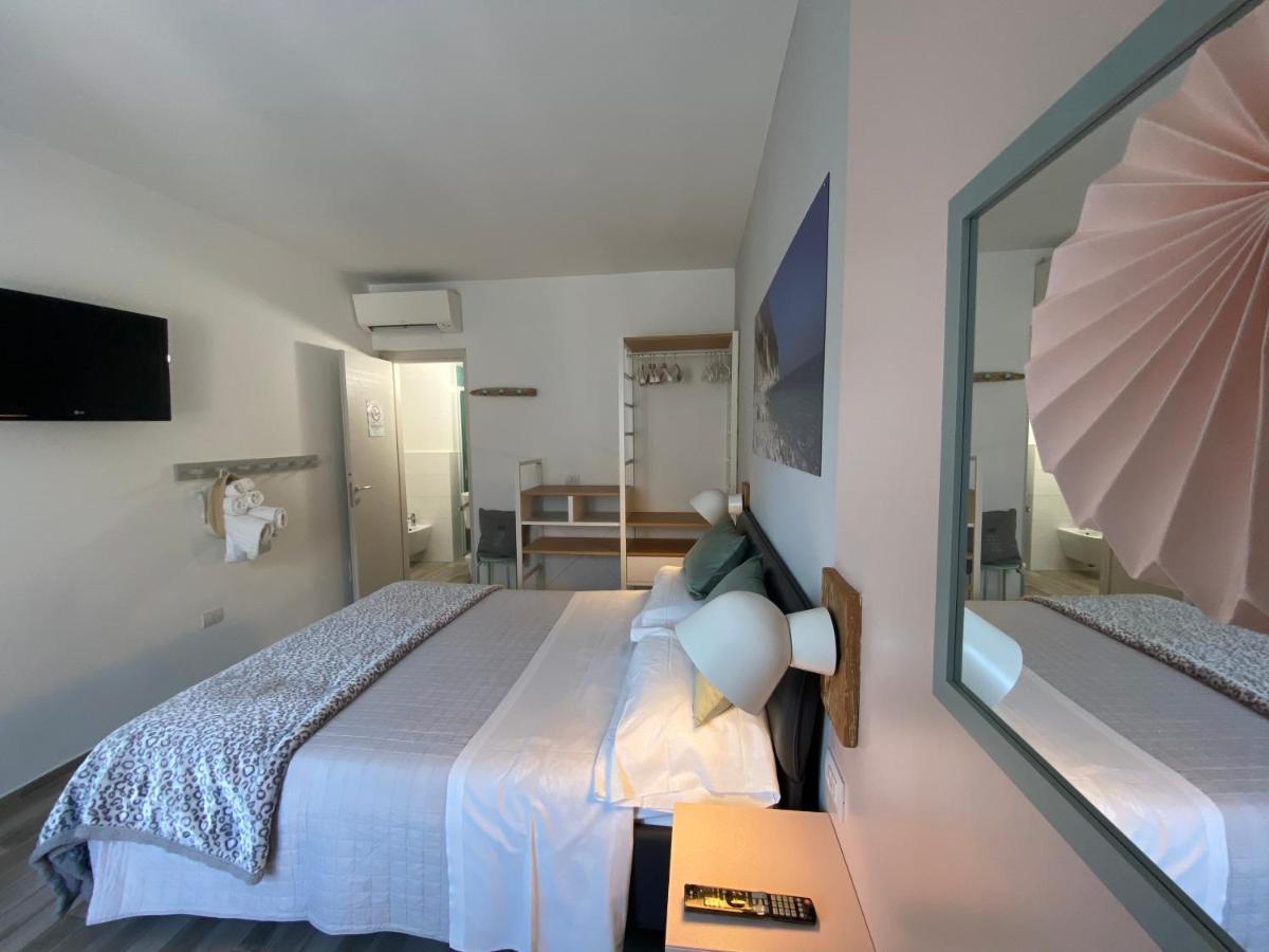 B&B 125Metri Sul Mare Sirolo Exterior foto